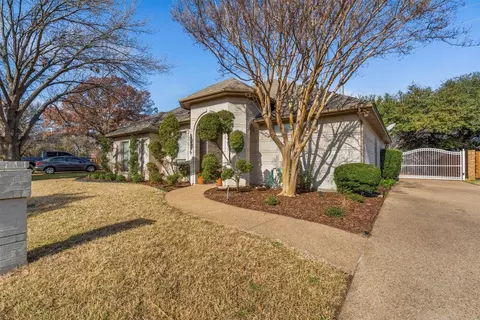6624 Westmoor Ln, Benbrook, TX 76132