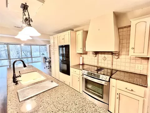 881 Johnson Ln, Ovilla, TX 75154