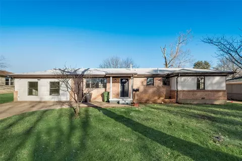 852 Dora St, Bedford, TX 76022