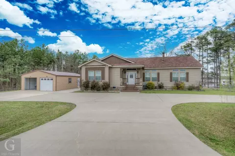 476 W Lakeshore Dr, Benton, LA 71006