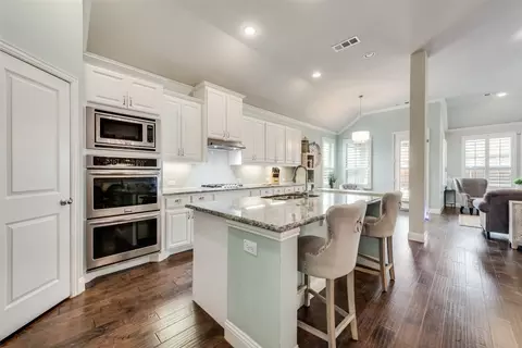 Kitchen - 2001 Commons Way, Prosper, TX 75078 photo 3 of 10