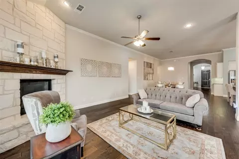 Living - 2001 Commons Way, Prosper, TX 75078 photo 4 of 6