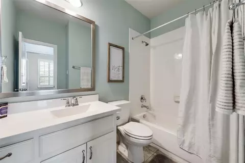Bath - 2001 Commons Way, Prosper, TX 75078 photo 3 of 3