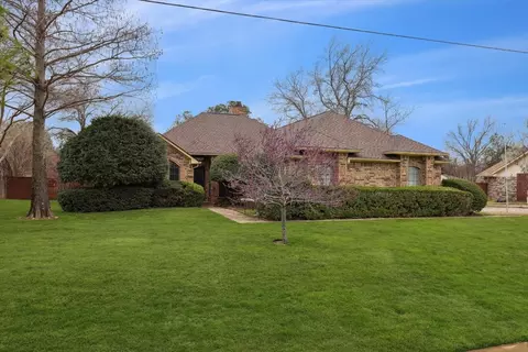3608 W Shady Shores Rd, Corinth, TX 76208