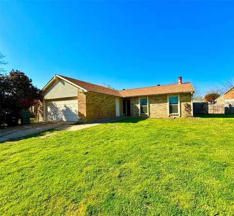 4209 Silverberry Ave, Fort Worth, TX 76137