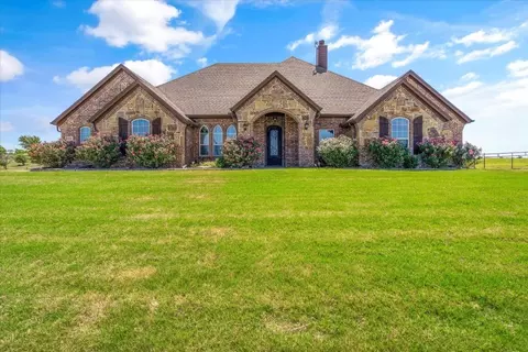 1012 Sunny Ct, Weatherford, TX 76085
