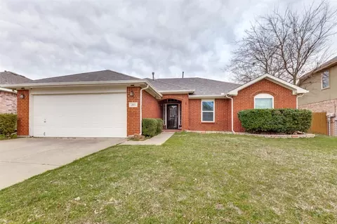 205 Armstrong Dr, Cedar Hill, TX 75104