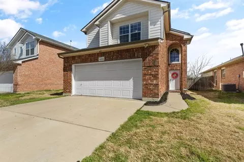 6516 Regina Dr, Fort Worth, TX 76131