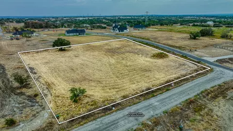 300 Cantle Ct, Weatherford, TX 76088