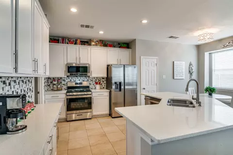 Kitchen - 8113 Freeman Dr, Rowlett, TX 75089 photo 1 of 6