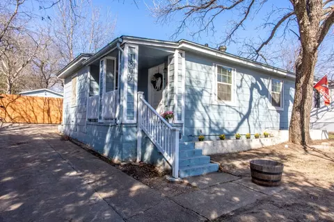 1809 Montrose Dr, River Oaks, TX 76114
