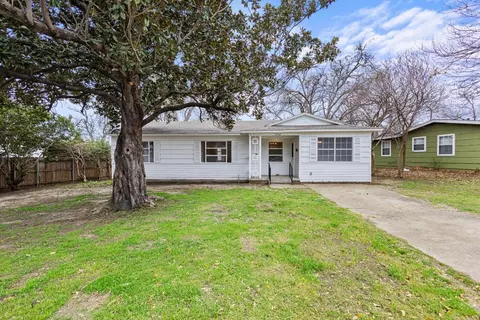 2572 Avenel Dr, Farmers Branch, TX 75234