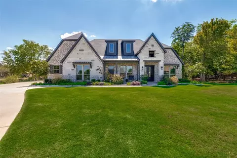 220 Green Meadow Ct, Gunter, TX 75058