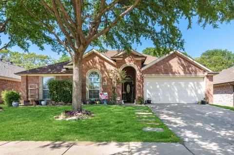 3209 Peakview Dr, Corinth, TX 76210