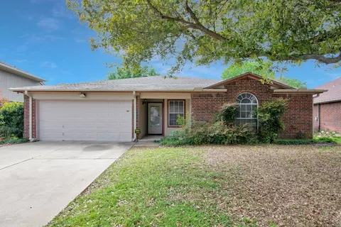 4913 Cedar Springs Dr, Fort Worth, TX 76179