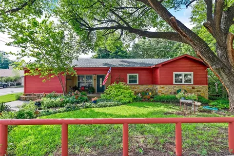 301 SW Barnard St, Glen Rose, TX 76043