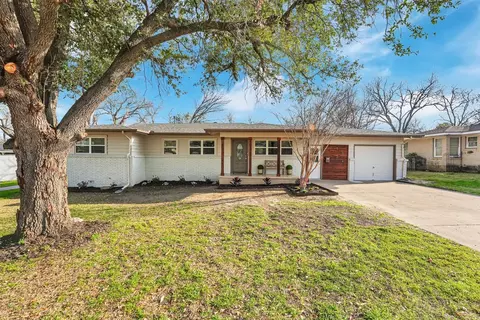 7024 Dover Ln, Richland Hills, TX 76118