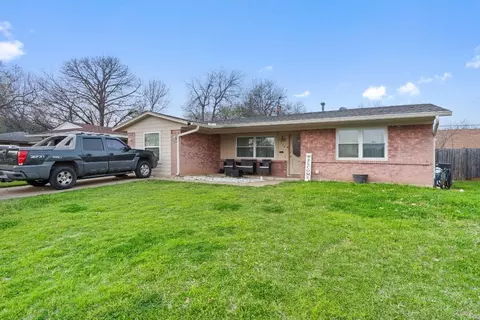 2517 Patrick St, Irving, TX 75060