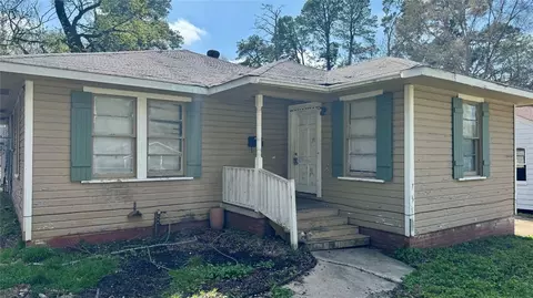 617 Robinson Pl, Shreveport, LA 71104