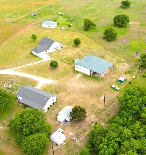 4611 Denver Rd, Sunset, TX 76270