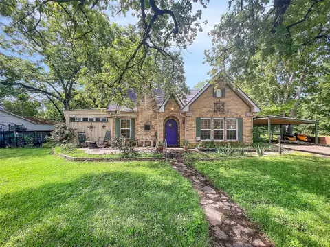 911 W Wolfe St, Grand Saline, TX 75140