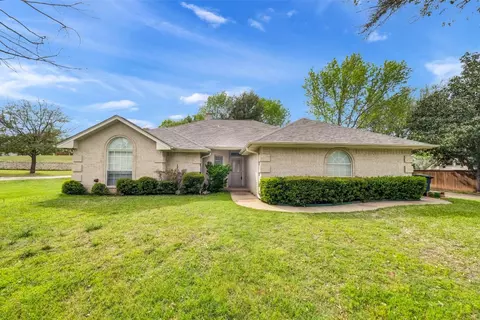 104 Mill Creek Ln, Weatherford, TX 76087