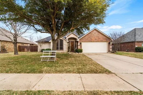 Exterior - 809 Concord St, Cleburne, TX 76033 photo 3 of 10