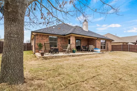 Exterior - 809 Concord St, Cleburne, TX 76033 photo 6 of 10