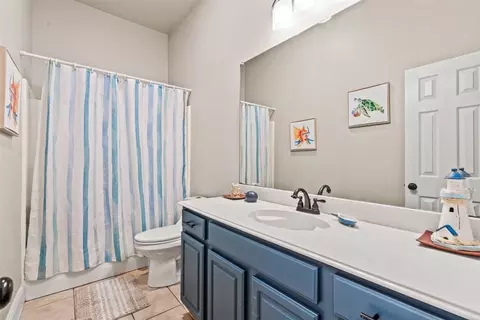 Bath - 809 Concord St, Cleburne, TX 76033 photo 3 of 3