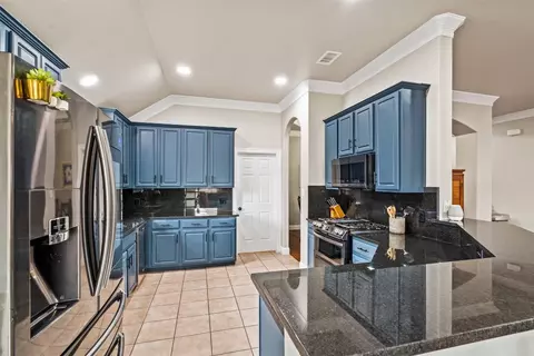 Kitchen - 809 Concord St, Cleburne, TX 76033 photo 2 of 4