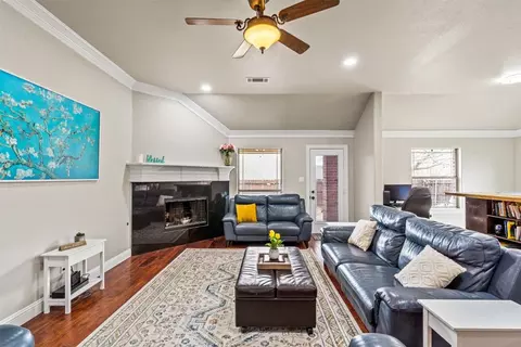 Living - 809 Concord St, Cleburne, TX 76033 photo 1 of 5
