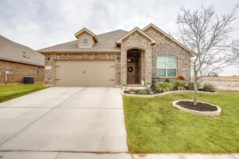 1548 Seabiscuit Dr, Granbury, TX 76049