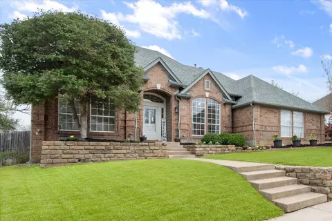 8624 Kensington Ln, North Richland Hills, TX 76182