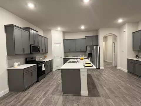 Kitchen - 4307 Shadow Dr, Forney, TX 75126 photo 4 of 9