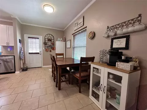 Dining - 808 E 7th St, Bonham, TX 75418 photo 1 of 1
