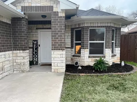 Exterior - 808 E 7th St, Bonham, TX 75418 photo 1 of 9