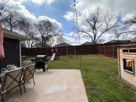 Exterior - 808 E 7th St, Bonham, TX 75418 photo 8 of 9