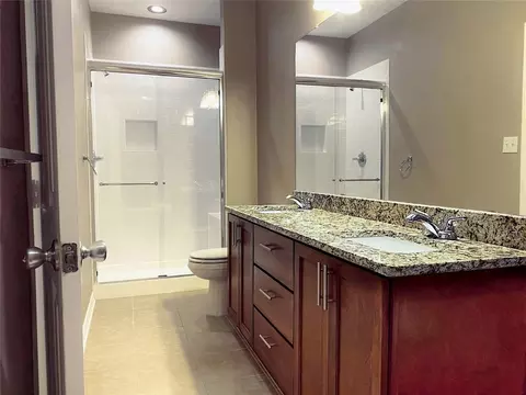 Bath - 808 E 7th St, Bonham, TX 75418 photo 1 of 4