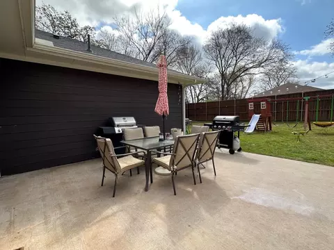 Exterior - 808 E 7th St, Bonham, TX 75418 photo 6 of 9