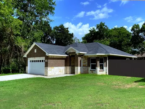 Exterior - 808 E 7th St, Bonham, TX 75418 photo 2 of 9