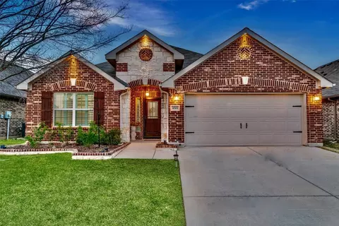 4745 Meadow Green Trl, Fort Worth, TX 76244