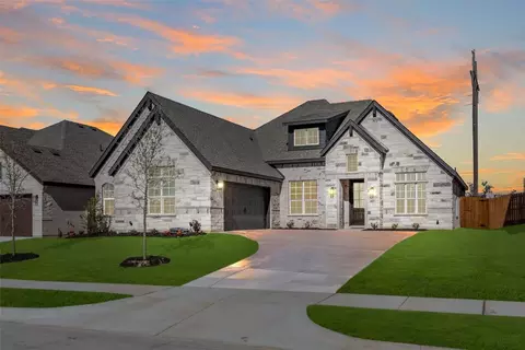4001 Eagles Bluff Rd, Midlothian, TX 76065