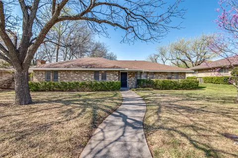 1109 Shadywood Ln, Desoto, TX 75115