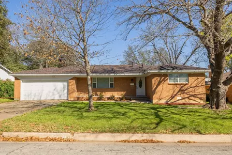 3524 Wedgway Dr, Fort Worth, TX 76133