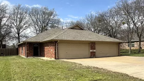 100 Honey Bee Dr, Joshua, TX 76058