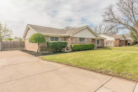 7216 Lola Dr, North Richland Hills, TX 76180
