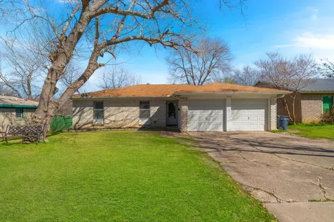 2905 Rio Vista Rd, Fort Worth, TX 76116