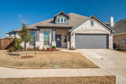 305 Elmwood Dr, Cross Roads, TX 76227