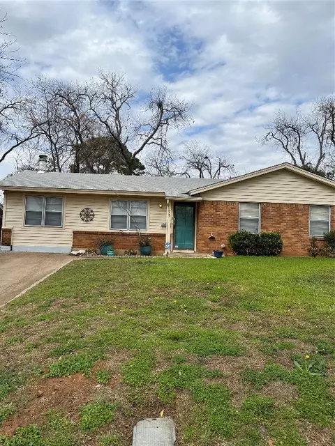 1727 Sylvan Dr, Arlington, TX 76012