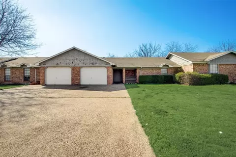 405 Asbury Dr, Saginaw, TX 76179